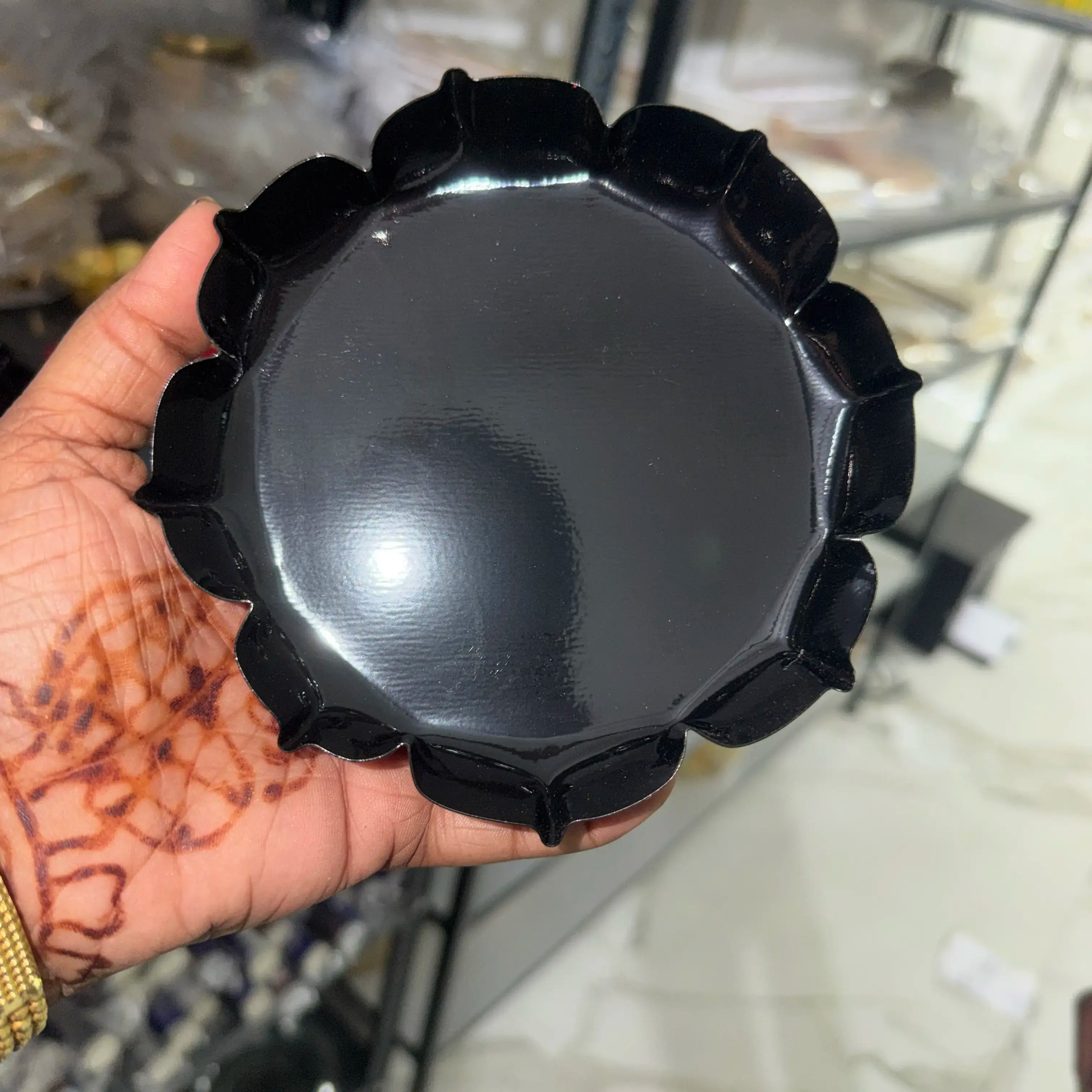 Black urli for candle