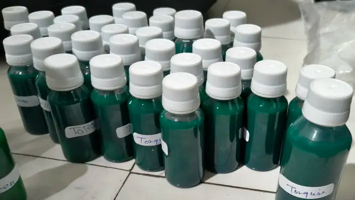 100 grm torquise candle colour liquid