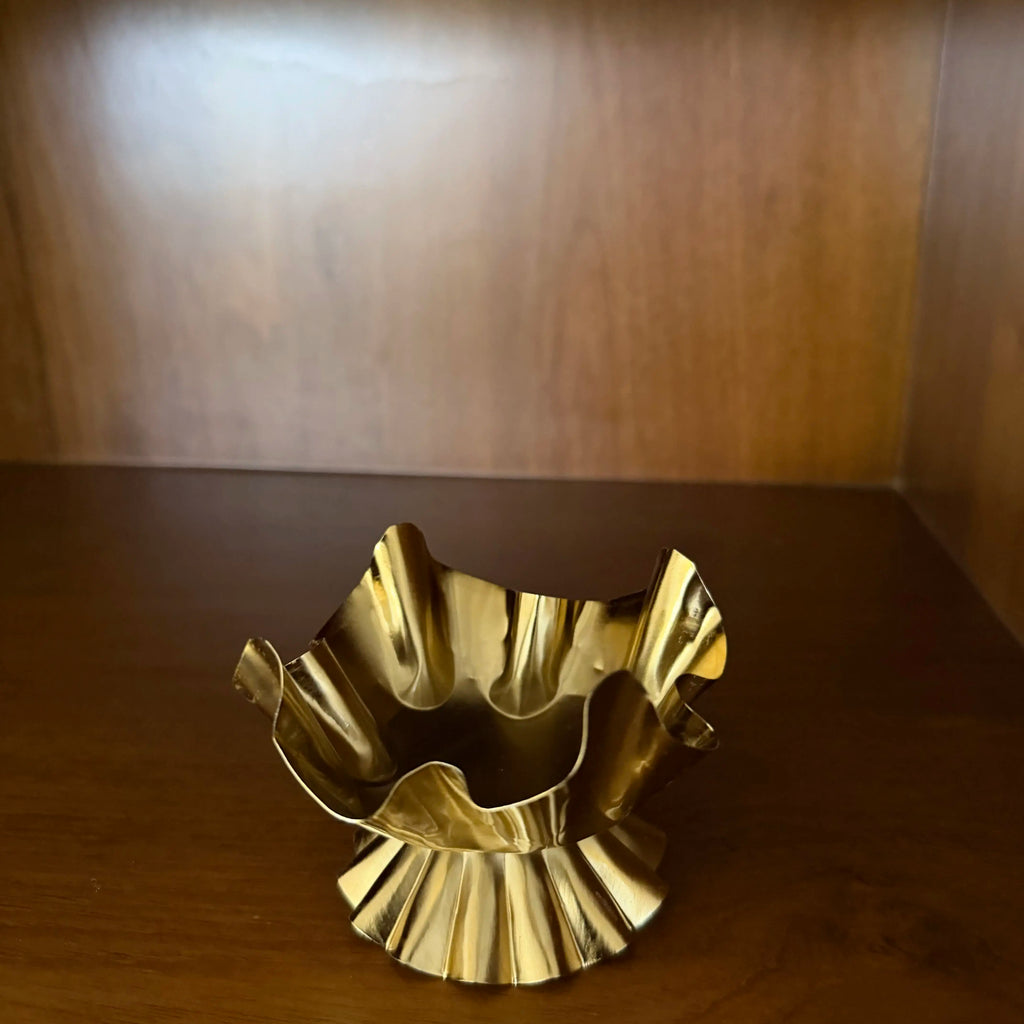 Ruffle Urli - Designer Urli